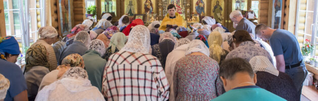 В Неделю Всех святых в храме Иоанна Предтечи прошла Божественная литургия