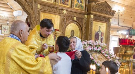 В храме Иоанна Предтечи прошла Божественная литургия в день святых отцев шести Вселенских Соборов